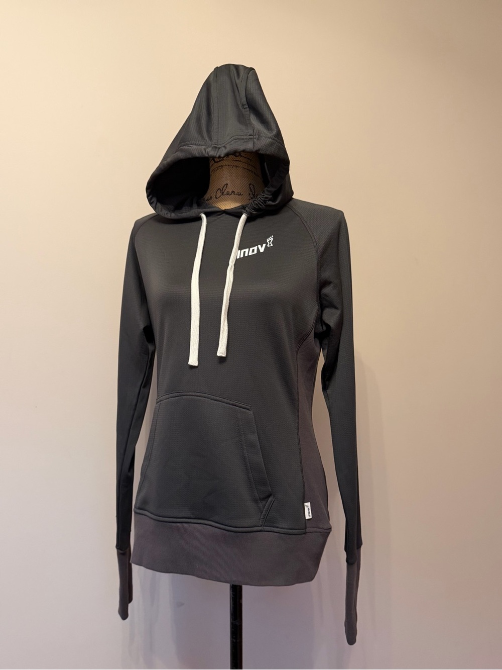 INOV8 FF  hoodie LS W ladies gray 100% poly pullover NWT in size (8) Med.